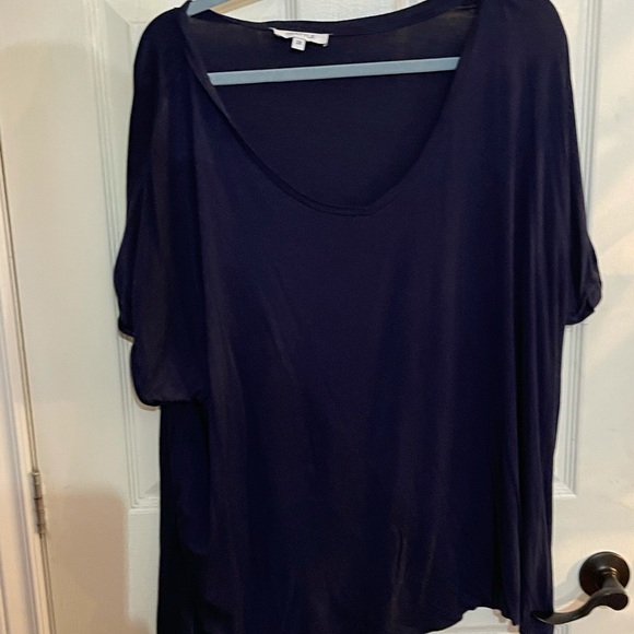 Navy Blue Tee w/rolled sleeves - plus - Picture 1 of 9